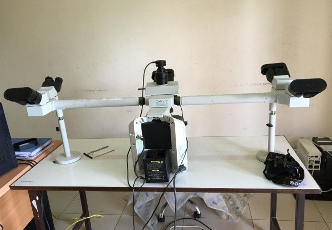 One of the two teaching microscopes bought under the project. Photo courtesy of J.Gafirita/KHI project.