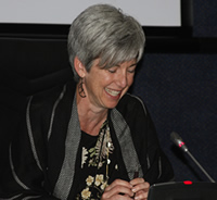 Dr Nancy Knight