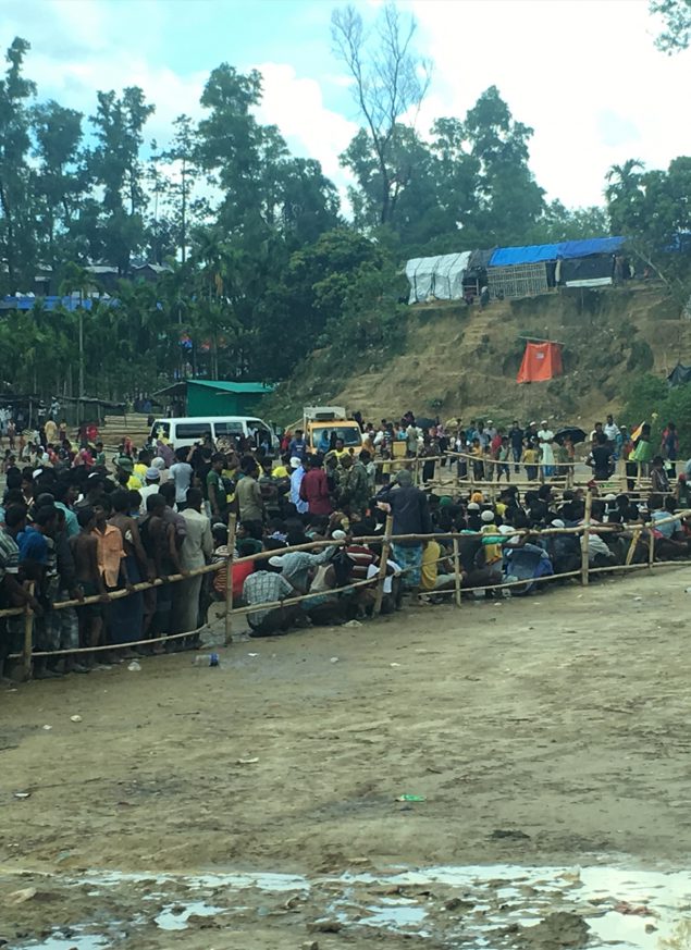 Rohingya food distribution