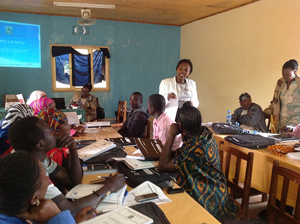 CDC epidemiologist Marcelina Mponela facilitating a training session with CHW in Mwanga District in the Kilimanjaro region