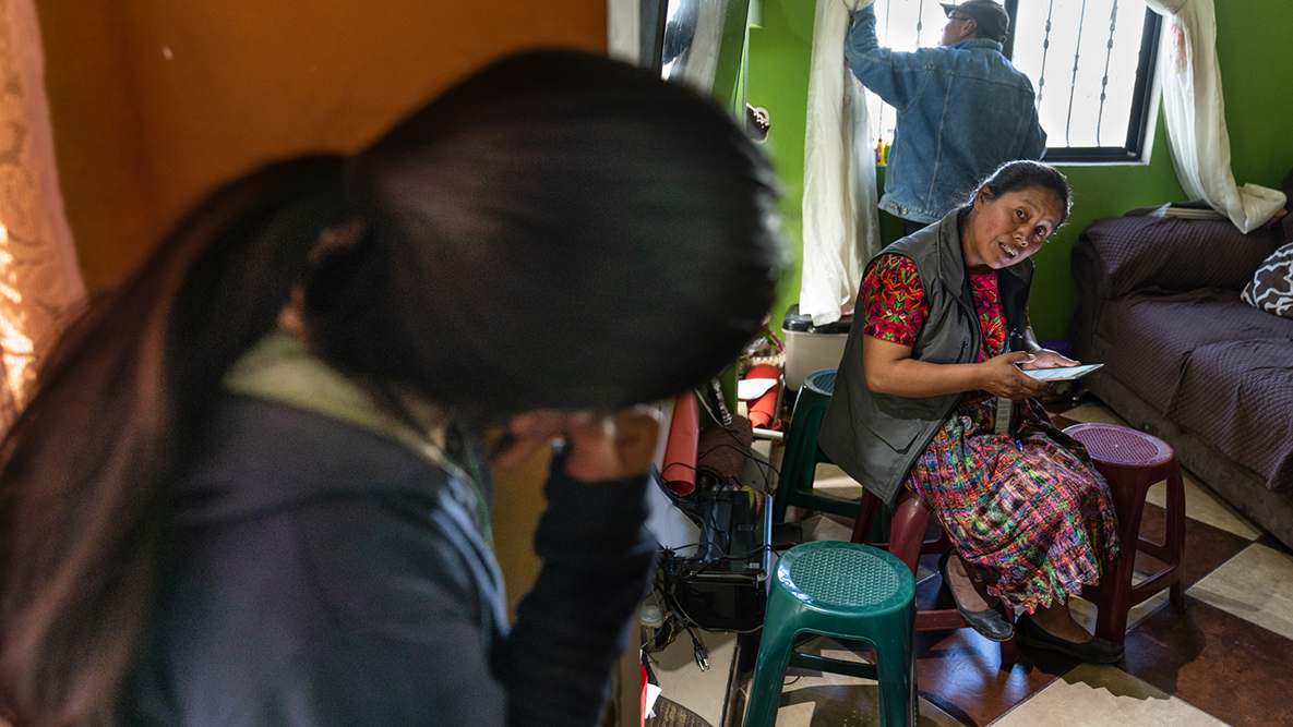 A UVG field researcher conducts a household interview for the AMR study. The day of a field researcher varies constantly. The location where field researchers work is divided into clusters. Because each cluster is so different, depending on the cluster they’re assigned to, field researchers will visit between 10 – 44 houses each day.