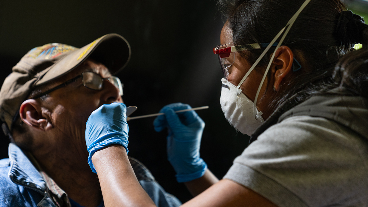 After the launch of the project on October 22, 2019, the research team led by Washington State University (WSU) and UVG started their very first collection of specimens for the study quantifying the community burden of AMR in Quetzaltenango, Guatemala. The project took a break from fieldwork when COVID-19 was detected in communities in Guatemala but looks forward to continuing when conditions are appropriate. Their efforts in Guatemala are part of a multi-partner and multi-country initiative to combat AMR around the world. Chile, Kenya, Botswana, and Bangladesh are also following the CDC developed protocol to fight AMR.